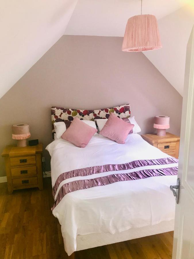 Red Deer Cosy Apartment In Letterfrack Connemara Bagian luar foto